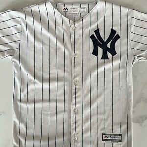 Majestic White and Navy youth Yankee Jeter number 2 jersey